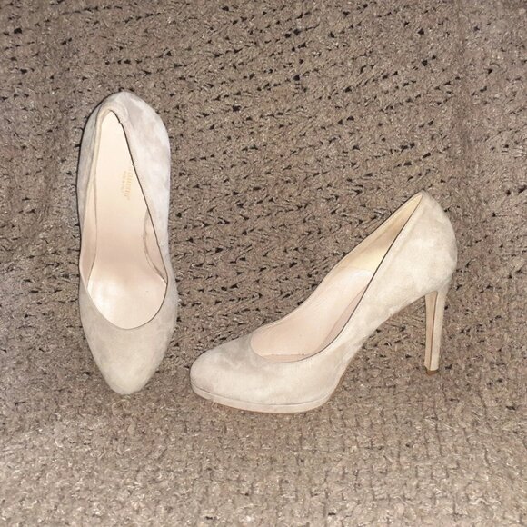LA CANADIENNE-Nude/Beige Suede Almond Toe Stiletto Pumps-Sz 41/10-Excellent - Picture 1 of 7